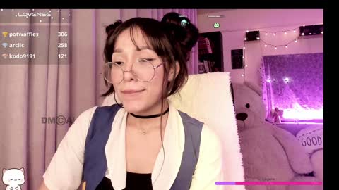 Snapshot of shyangie24 chatting on 01/13/25, 06:16 Angeline 3 independent come here when am horny... online show from 01/13/25, 06:16