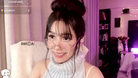 Snapshot of shyangie24 chatting on 10/18/25, 04:04 Angeline 3 independent come here when am horny... online show from 10/18/25, 04:04