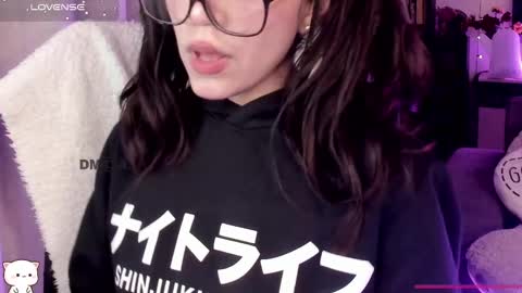 Snapshot of shyangie24 chatting on 10/22/25, 05:41 Angeline 3 independent come here when am horny... online show from 10/22/25, 05:41