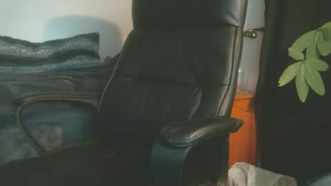 shyboyhugecum2020 online show from 02/16/26, 04:30