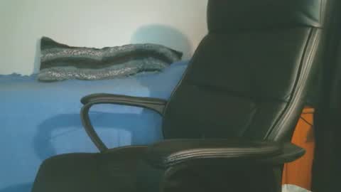 shyboyhugecum2020 online show from 04/08/26, 02:55