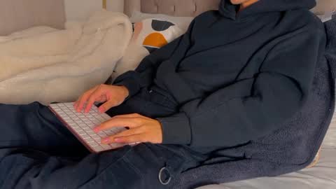 Snapshot of shydude666 chatting on 12/03/25, 10:41 shydude666 online show from 12/03/25, 10:41