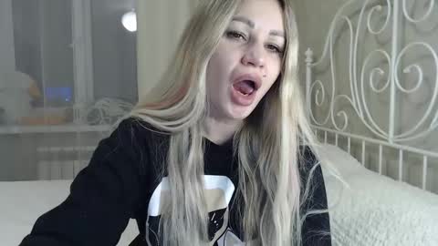 Snapshot of shyevaa chatting on 01/25/25, 03:20 Eva online show from 01/25/25, 03:20