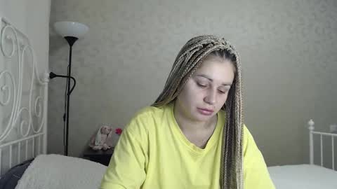 Snapshot of shyevaa chatting on 10/31/25, 02:51 Eva online show from 10/31/25, 02:51