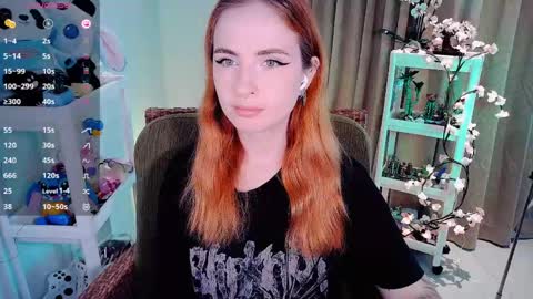 Snapshot of shyfoxxxy chatting on 05/28/26, 05:05 Effie online show from 05/28/26, 05:05