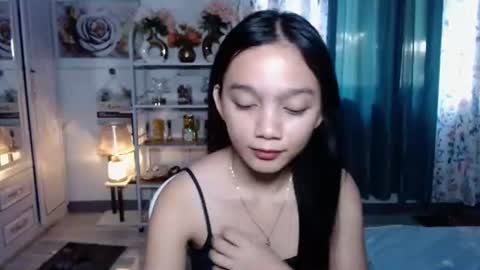 Snapshot of shygirl_lyn chatting on 05/31/26, 03:36 lyn online show from 05/31/26, 03:36