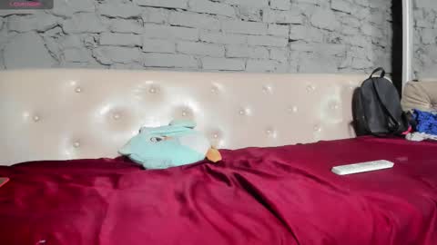 Snapshot of shygurl18hot chatting on 02/19/25, 09:28 shygurl18hot online show from 02/19/25, 09:28