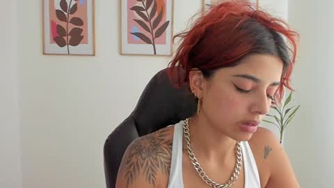 Snapshot of shylittlebunny chatting on 01/14/25, 06:28 shylittlebunny online show from 01/14/25, 06:28