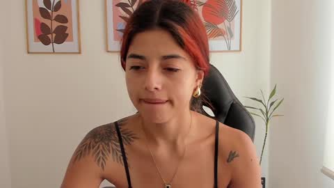 Snapshot of shylittlebunny chatting on 02/05/25, 04:36 shylittlebunny online show from 02/05/25, 04:36