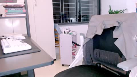 shyn_22 online show from 10/10/25, 03:55