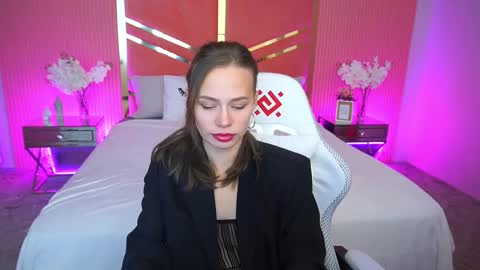 Snapshot of shyysiren chatting on 10/01/25, 06:19 shyysiren online show from 10/01/25, 06:19