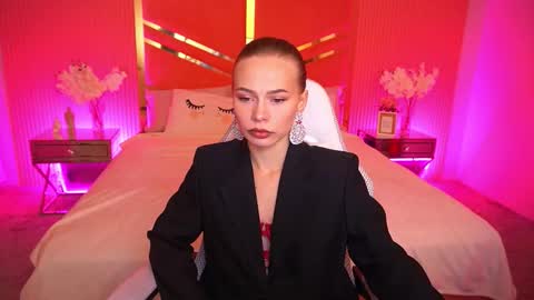 Snapshot of shyysiren chatting on 10/02/25, 06:20 shyysiren online show from 10/02/25, 06:20