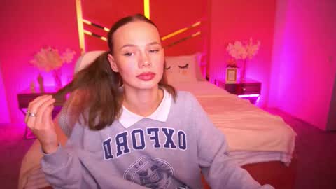 Snapshot of shyysiren chatting on 10/07/25, 02:58 shyysiren online show from 10/07/25, 02:58