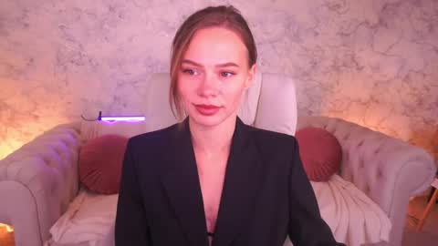 Snapshot of shyysiren chatting on 10/29/25, 08:05 shyysiren online show from 10/29/25, 08:05