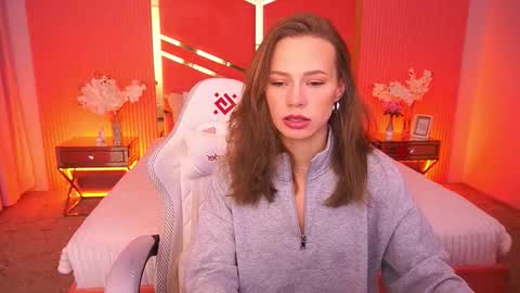 Snapshot of shyysiren chatting on 11/15/25, 08:33 shyysiren online show from 11/15/25, 08:33