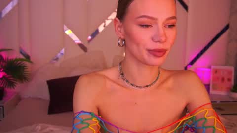 Snapshot of shyysiren chatting on 11/17/25, 08:20 shyysiren online show from 11/17/25, 08:20