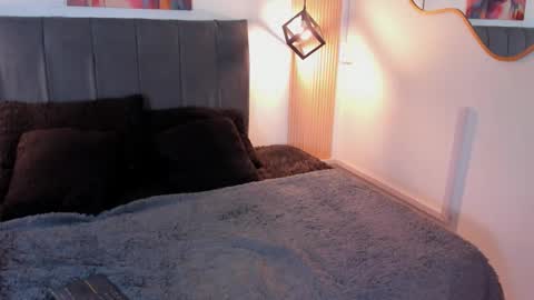 Sia online show from 10/10/25, 08:08