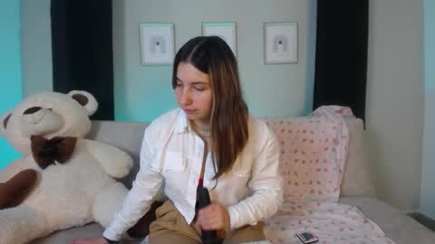 Sia online show from 12/15/25, 11:09