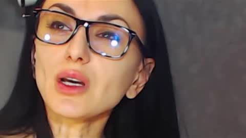 Snapshot of siaconna chatting on 02/17/25, 05:58 Siaconna online show from 02/17/25, 05:58