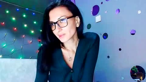 Snapshot of siaconna chatting on 11/30/25, 08:07 Siaconna online show from 11/30/25, 08:07