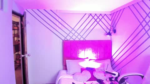 Mia online show from 01/26/25, 03:27