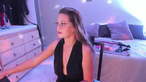 Snapshot of siamilff chatting on 11/04/25, 01:27 SIa online show from 11/04/25, 01:27