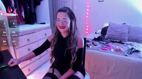 Snapshot of siamilff chatting on 11/05/25, 12:21 SIa online show from 11/05/25, 12:21