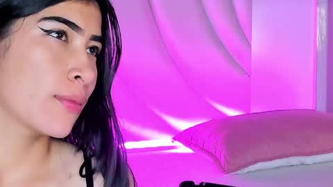 Siara and Zoe tattoo online show from 05/15/26, 10:50