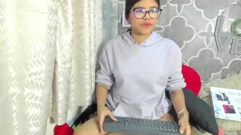 sidney_brownn online show from 06/11/26, 04:32