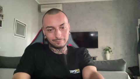 Snapshot of sidvicious23cm chatting on 10/30/25, 02:40 sidvicious23cm online show from 10/30/25, 02:40