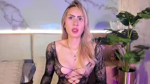 sienna belluccii online show from 08/06/26, 11:12