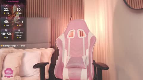 Snapshot of sienna_blake_ chatting on 02/04/25, 10:24 Sienna Blake online show from 02/04/25, 10:24