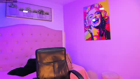 SIENNA  online show from 04/01/26, 12:39