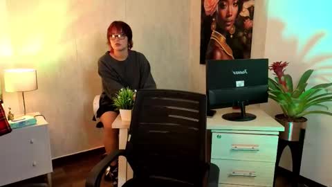 Snapshot of sienna_desiree chatting on 01/17/26, 12:10 Sienna Desieree online show from 01/17/26, 12:10