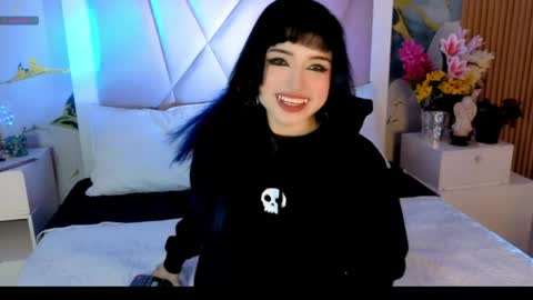 Snapshot of sienna_desiree chatting on 04/18/26, 02:04 Sienna Desieree online show from 04/18/26, 02:04