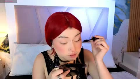 Snapshot of sienna_desiree chatting on 05/29/26, 01:20 Sienna Desieree online show from 05/29/26, 01:20