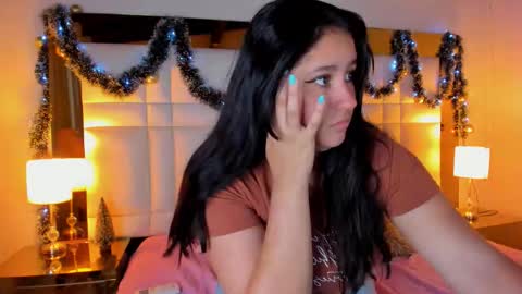 Sienna  online show from 12/02/25, 12:10