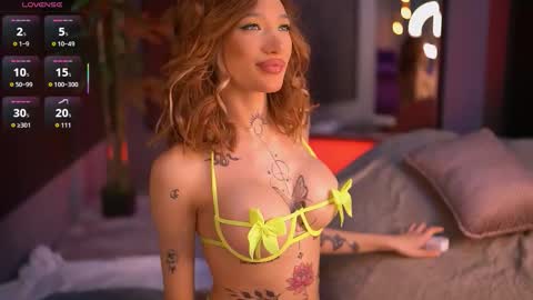 Snapshot of siennajayden chatting on 10/14/25, 05:14 Sienna online show from 10/14/25, 05:14