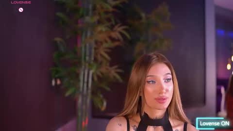 Snapshot of siennajayden chatting on 11/19/25, 06:52 Sienna online show from 11/19/25, 06:52