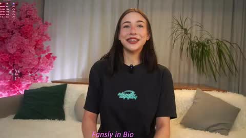 Snapshot of signehinz chatting on 10/12/25, 11:20 Eva online show from 10/12/25, 11:20