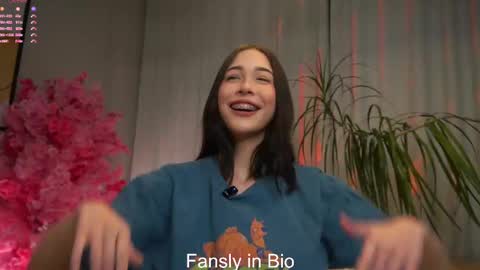 Snapshot of signehinz chatting on 10/14/25, 11:55 Eva online show from 10/14/25, 11:55