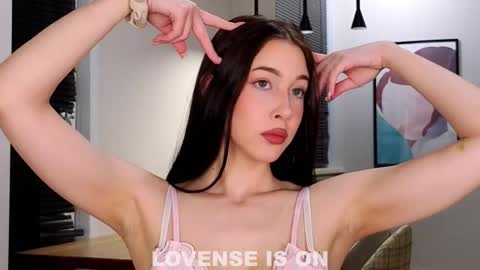 Snapshot of signehinz chatting on 02/11/26, 11:04 Eva online show from 02/11/26, 11:04