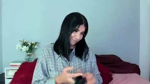 Snapshot of siirena chatting on 11/27/25, 07:38 siirena online show from 11/27/25, 07:38