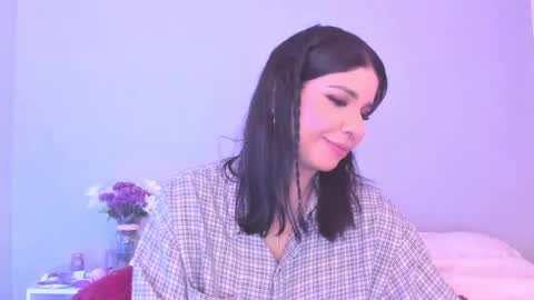 Snapshot of siirena chatting on 12/14/25, 05:51 siirena online show from 12/14/25, 05:51