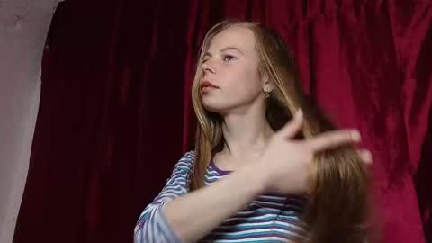 JULIANA online show from 04/05/26, 08:28