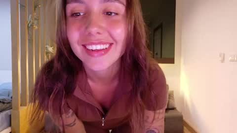 Snapshot of silicia_lu chatting on 11/06/25, 08:37 You fav Miss Si online show from 11/06/25, 08:37