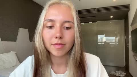 Snapshot of silicia_lu chatting on 02/15/26, 09:19 You fav Miss Si online show from 02/15/26, 09:19