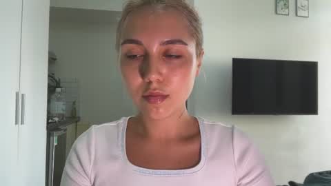 You fav Miss Si online show from 06/24/26, 08:57