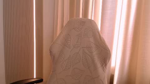 Snapshot of silk_ann chatting on 06/16/26, 10:18 silk_ann online show from 06/16/26, 10:18