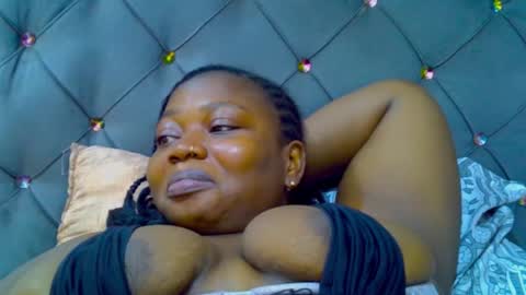 Snapshot of silky_caramel chatting on 09/20/25, 11:00 Caramel online show from 09/20/25, 11:00